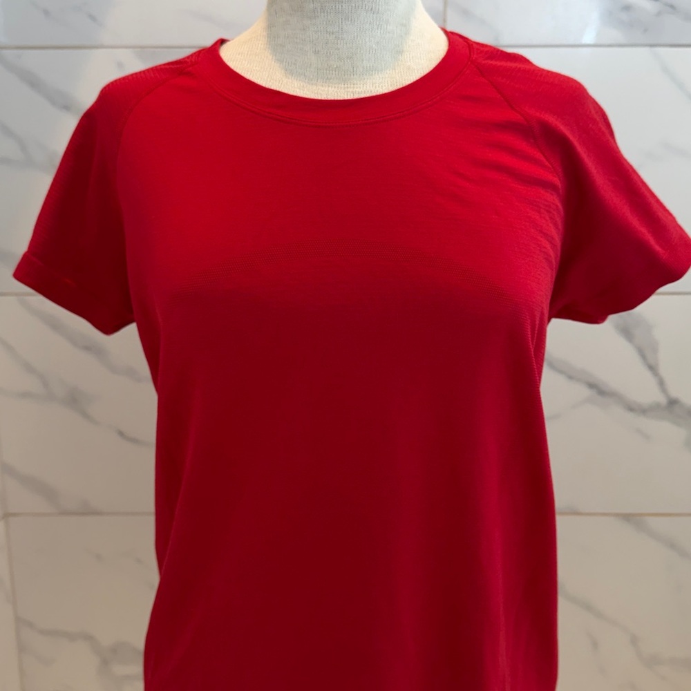 Lululemon Swiftly Relaxed Short Sleeve Shirt
Dark Red Women’s Size 12 - Picture 4 of 13
